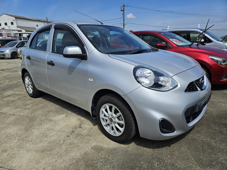 「マーチ」の写真